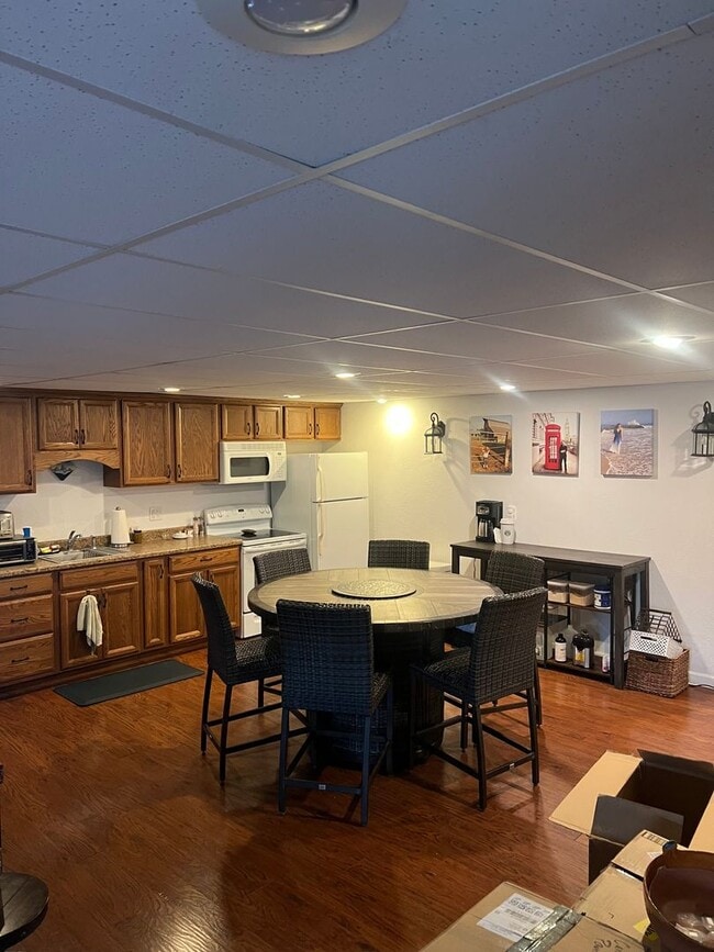 Building Photo - Bright 2 Bed / 2 Bath Basement Apartment with Garage Access – Driggs, ID