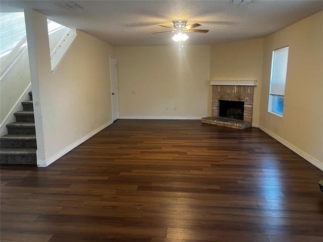 Building Photo - 933 Medina Dr
