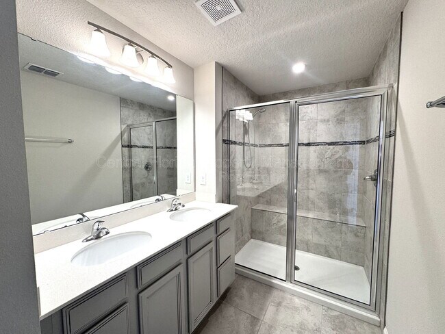 Building Photo - 5945 Glory Bower Dr