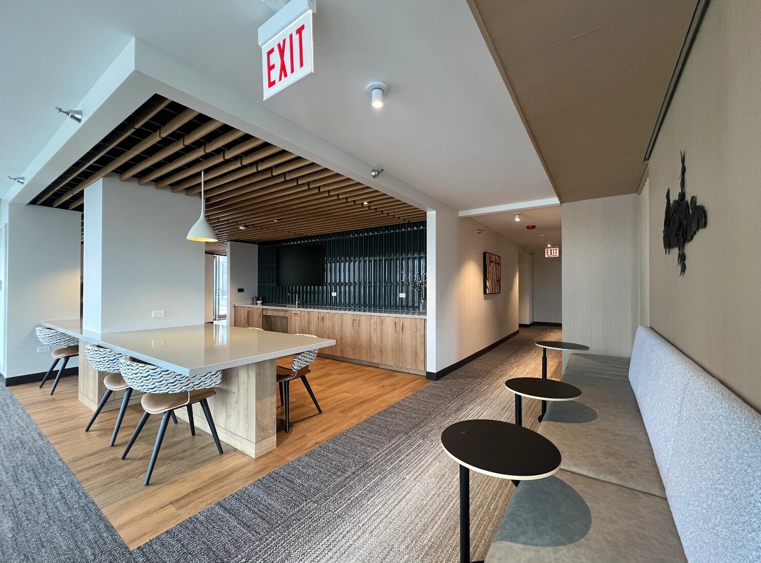 Building Photo - 645 N Kingsbury St