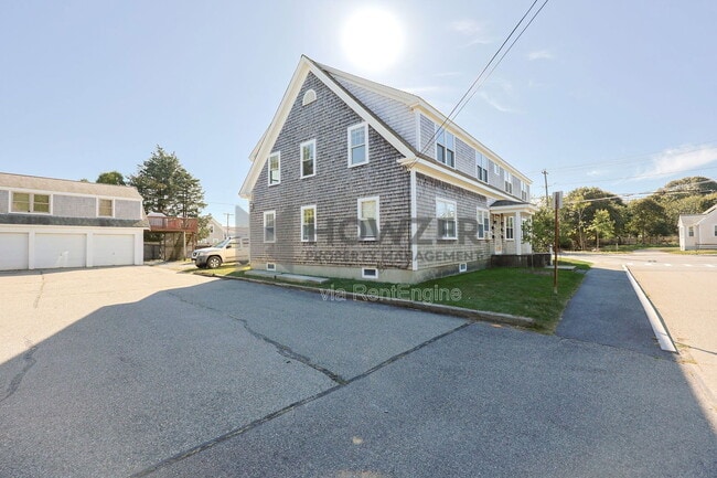 Building Photo - 91 Louis St