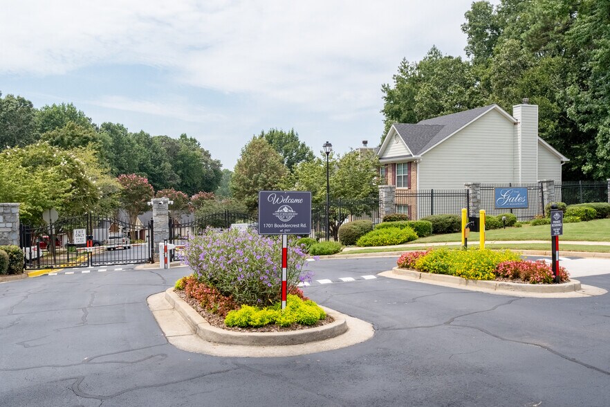 Building Photo - 1484 Gates Cir SE