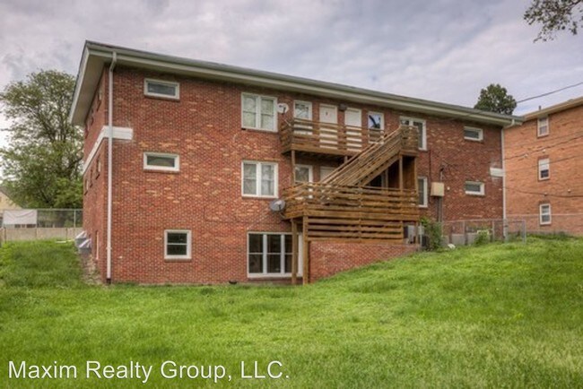 Building Photo - 4825 Ames Ave