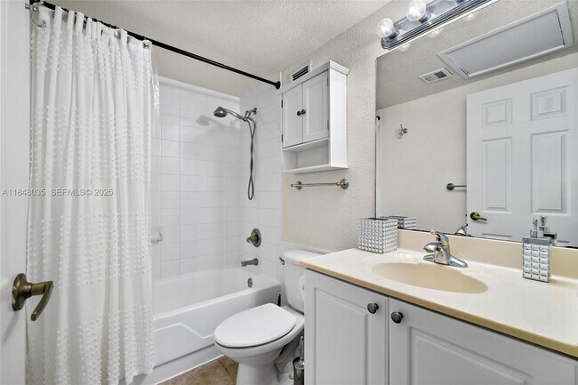 Building Photo - 2501 S Ocean Dr