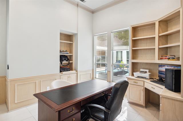 Building Photo - 3700 Watercrest Dr