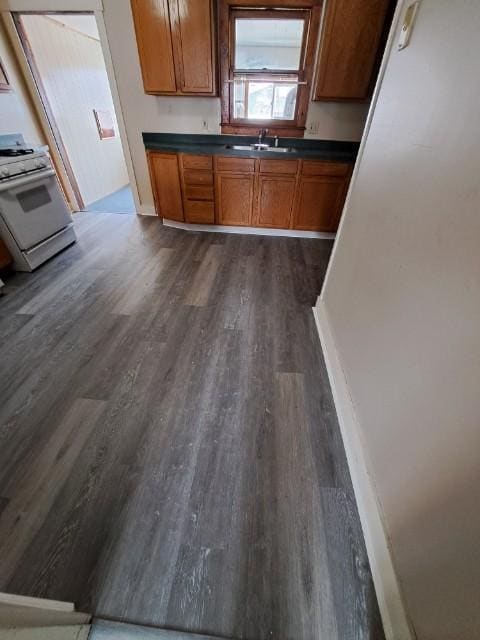 Kitchen - 174 Johnson Ave