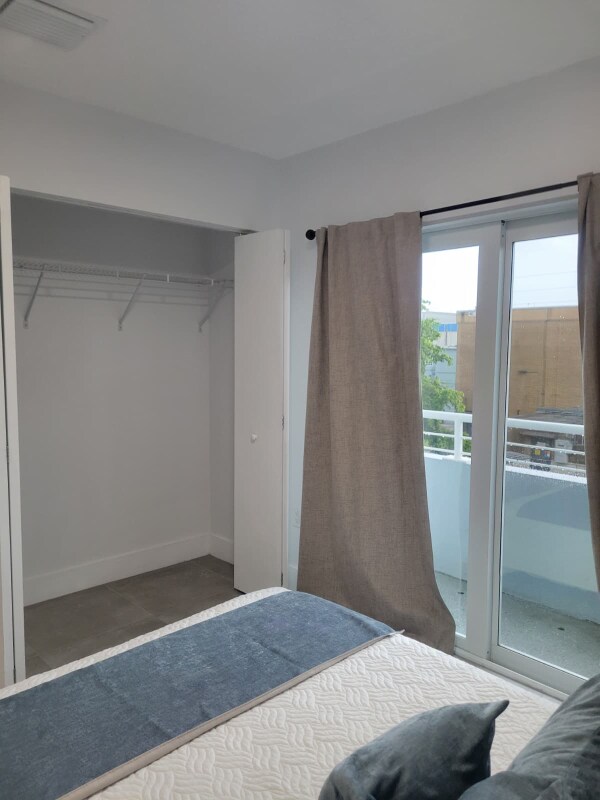 Building Photo - 645 Palmetto Dr