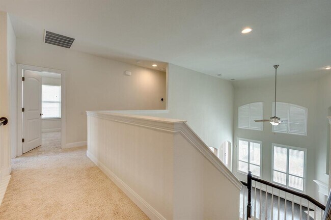 Building Photo - 845 Richardson Ln