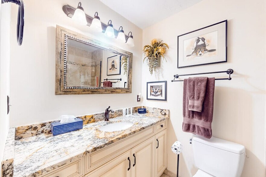 Building Photo - 6040 E Peppertree Way