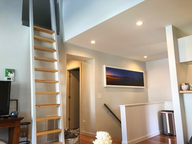 Building Photo - 2147 North Pennsylvania Street