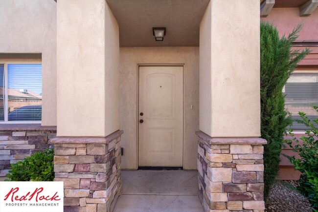 Building Photo - 2801 E 450 N