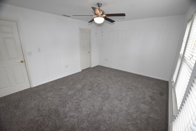 Building Photo - 2963 Saganashkee Ln