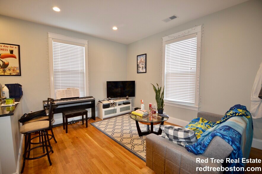 Building Photo - 405 S Huntington Ave