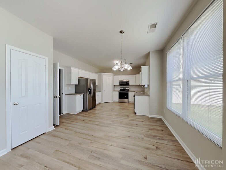 Building Photo - 514 Rook Rd