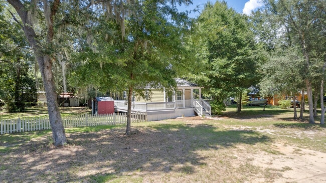 Building Photo - 40 Horseshoe Ln