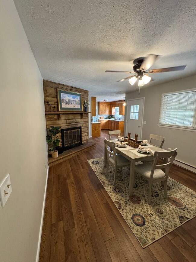Building Photo - Spacious 3 Bedroom Home with Office, Pool, & Lawn Care Included – Hudson, NC