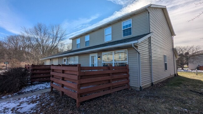 Building Photo - MN Cedar Village (859)