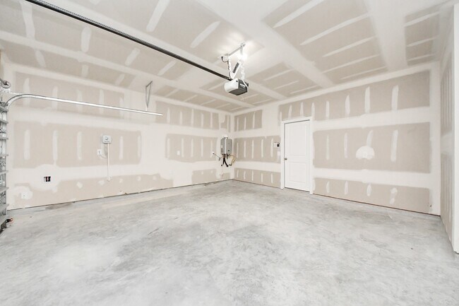 Building Photo - 6922 Bens Lndg
