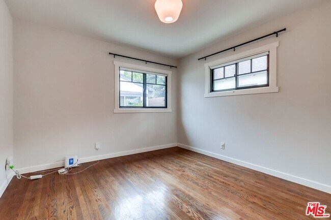 Building Photo - 3725 Edenhurst Ave