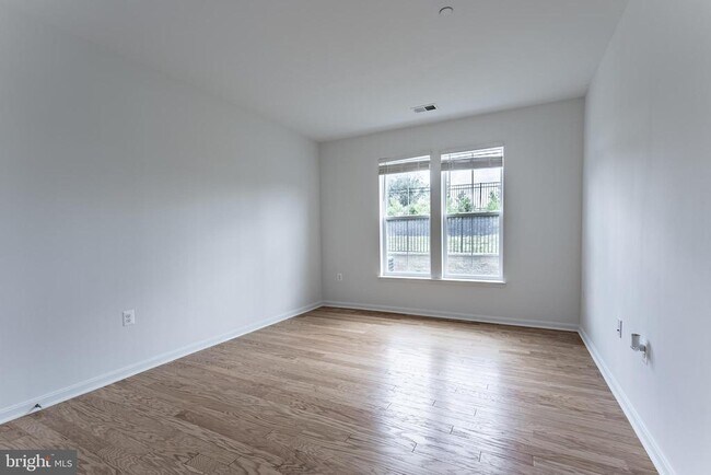 Building Photo - 3700 Havertill Ln