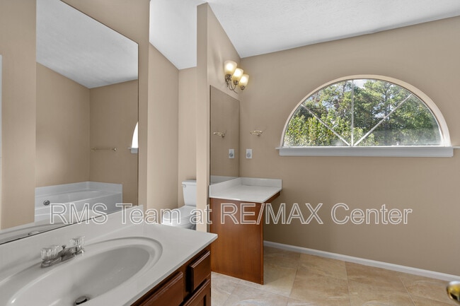 Building Photo - 3525 Park Bluff Ln NW