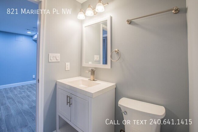 Building Photo - 821 Marietta Pl NW