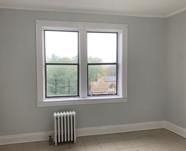 Building Photo - 1013 N Broad St