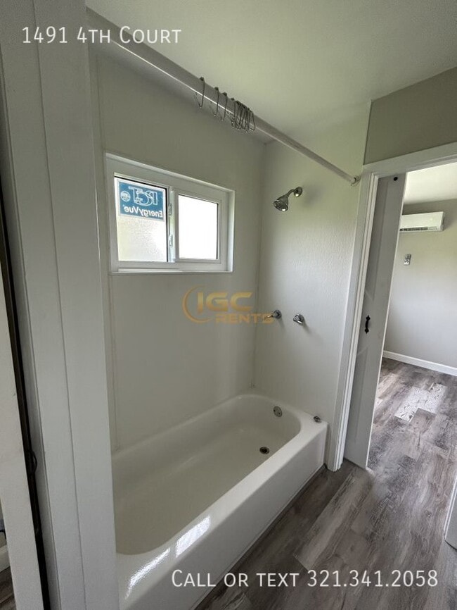 Building Photo - 1491 4th Ct