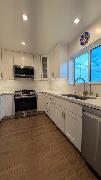 Building Photo - 2019 Chilton Dr