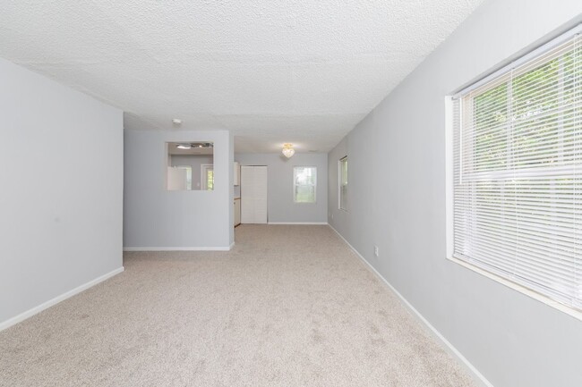 Building Photo - 1128 Wilkins Dr