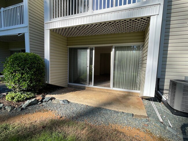 Building Photo - 9 Holland Dr