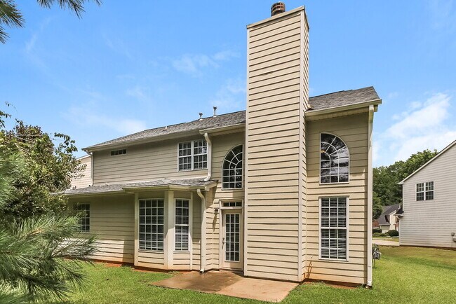 Building Photo - 7601 Hilltop Way