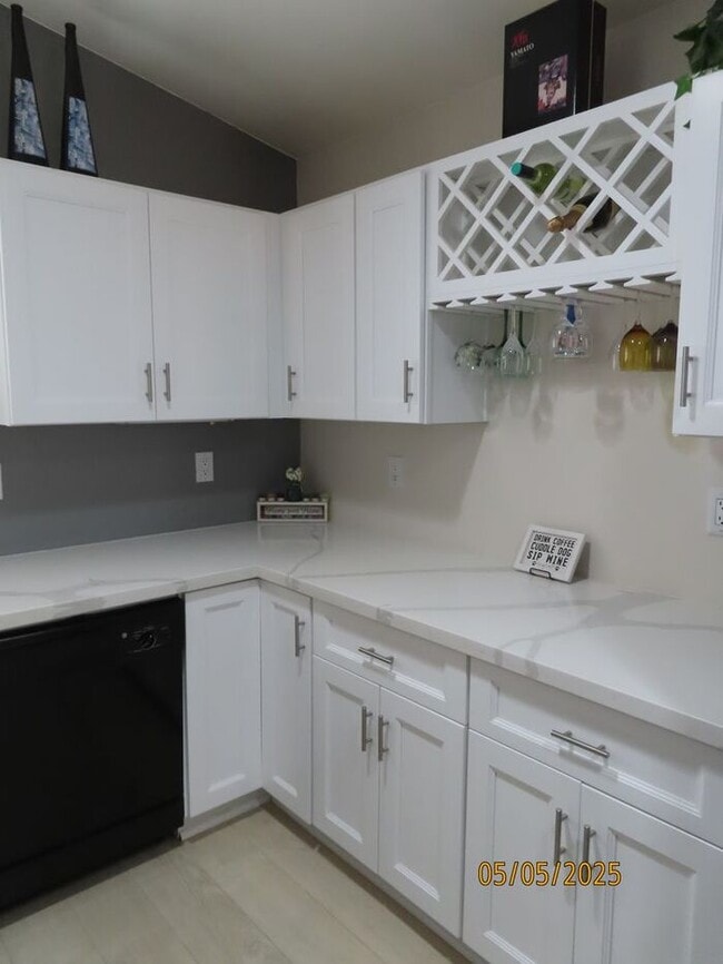 Building Photo - 2 Bedroom 2 Bath in Coyote Lakes