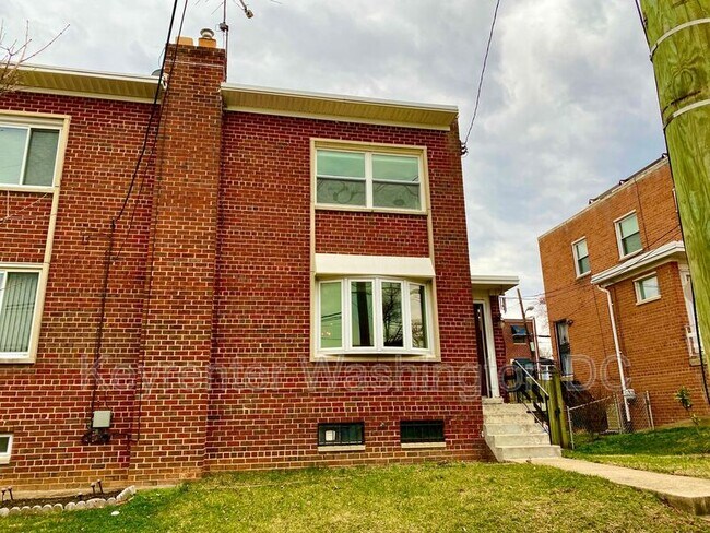 Building Photo - 5514 Chillum Pl NE
