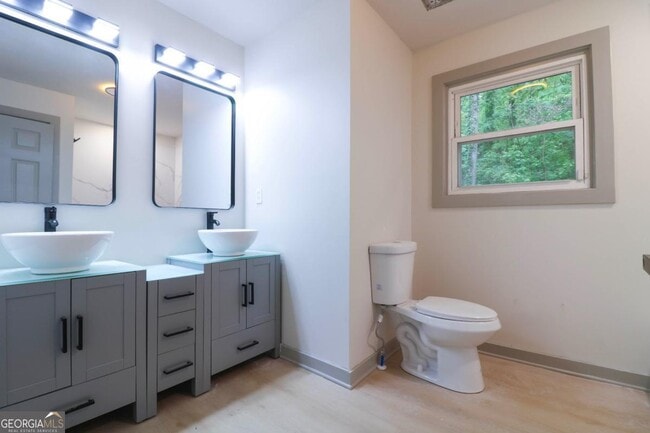 Building Photo - 4396 Greenleaf Cir SW