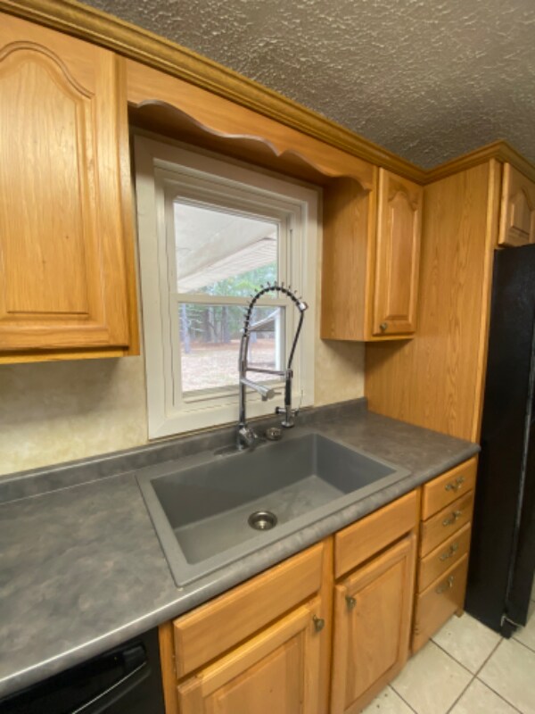 Building Photo - 502 Rock Rd