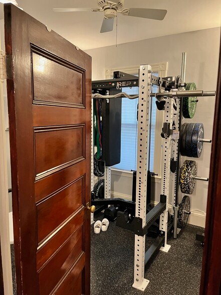 Building Photo - 119 Antrim St