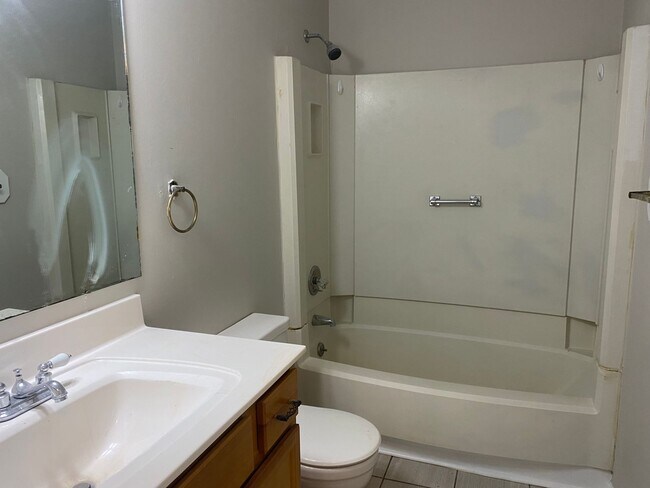 Building Photo - 6501-A Tannen Ct