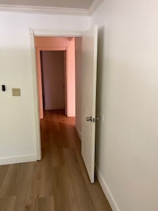 Building Photo - 730 N Eucalyptus Ave