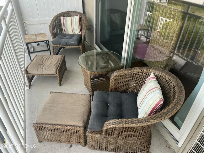 Building Photo - 100 3rd Ave