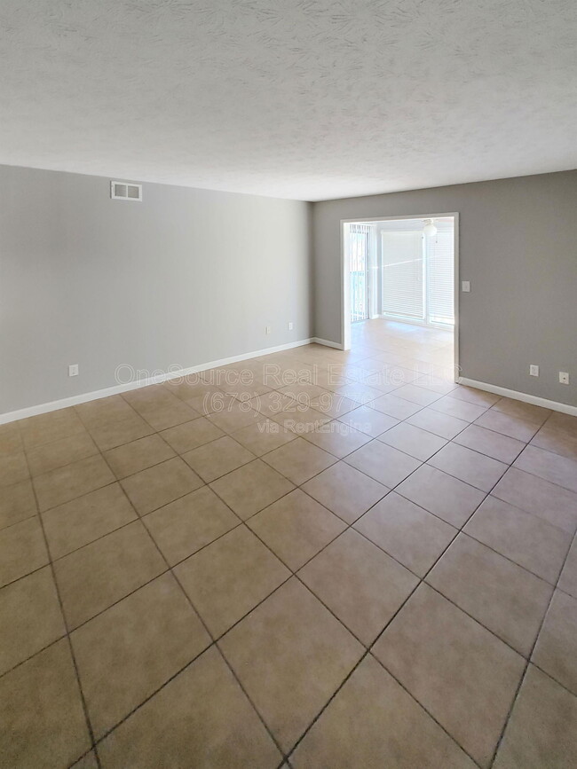 Building Photo - 1305 Augusta Dr