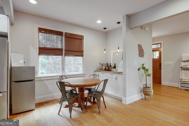 Building Photo - 139 Hillside St