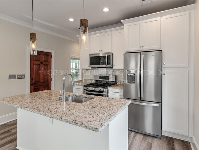 Building Photo - 400 Sumter St