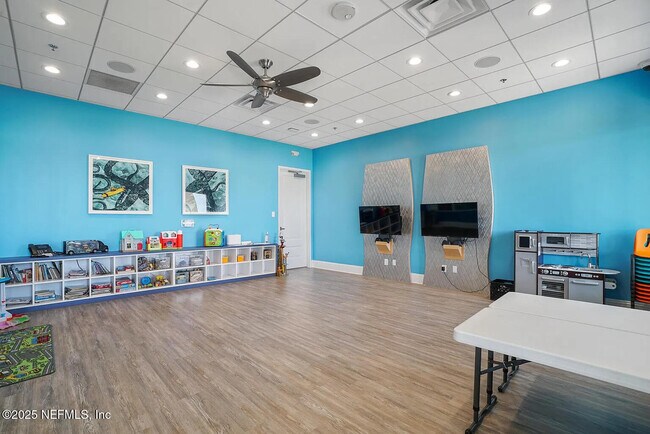 Building Photo - 68 Marquesa Cir