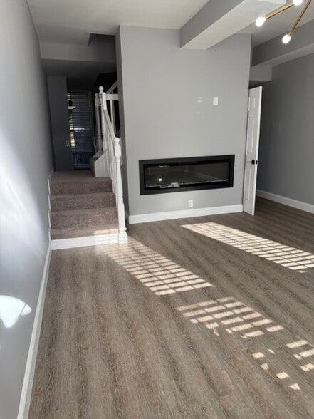 Living Room - 1402 W Saratoga St