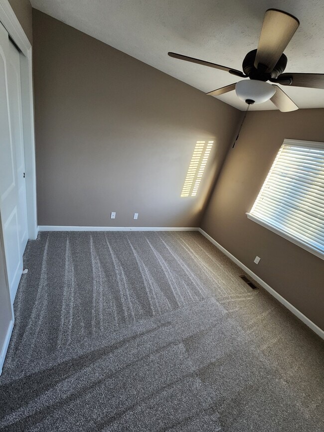 Building Photo - 5716 Hascall St