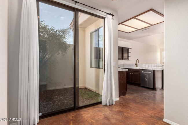 Building Photo - 10113 N 103rd St