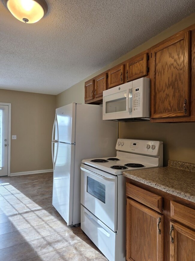 Building Photo - 1609 Bourland Ln