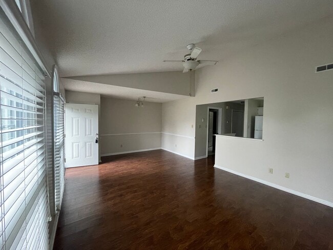 Building Photo - Duplex
