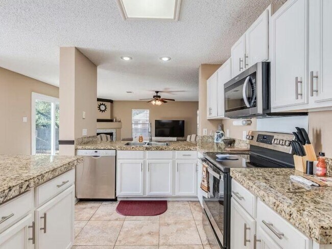 Building Photo - 2100 Pena Blanca Dr